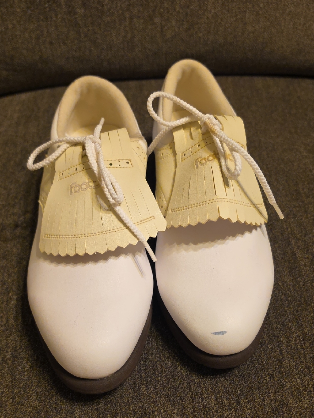 FootJoy White and Cream Leather Golf Flats with Fringe Kiltie
